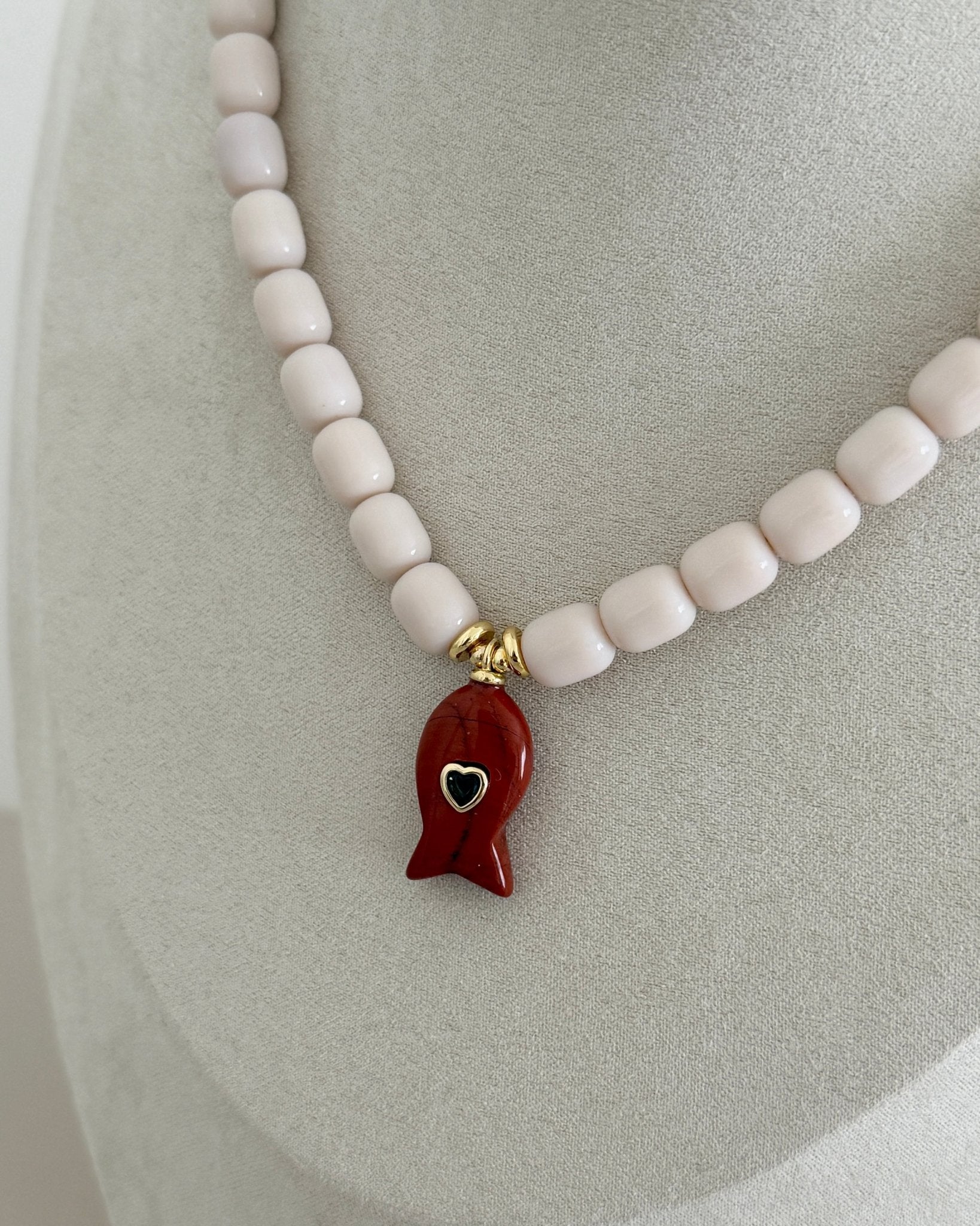 Red Heart Fish Bead Necklace - Necklaces | LimaLimón Store - 4