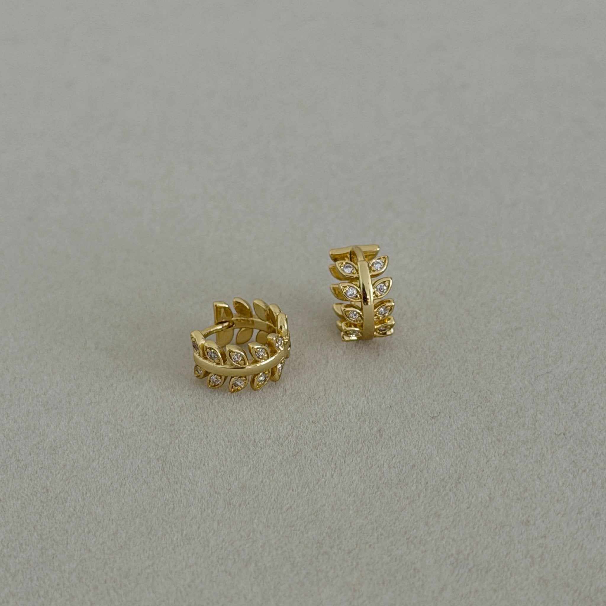 Royal Crown Hoop Earrings - Earring | LimaLimón Store - 1