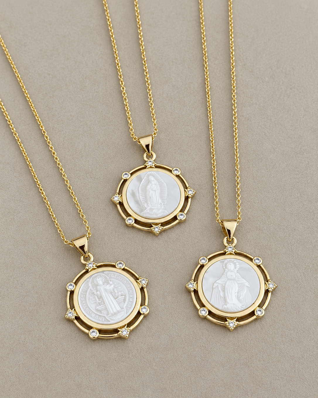 Sacred Crystal Medallion Necklace - Necklaces | LimaLimón Store - 5