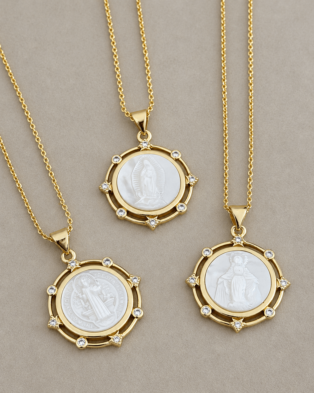 Sacred Crystal Medallion Necklace - Necklaces | LimaLimón Store - 1