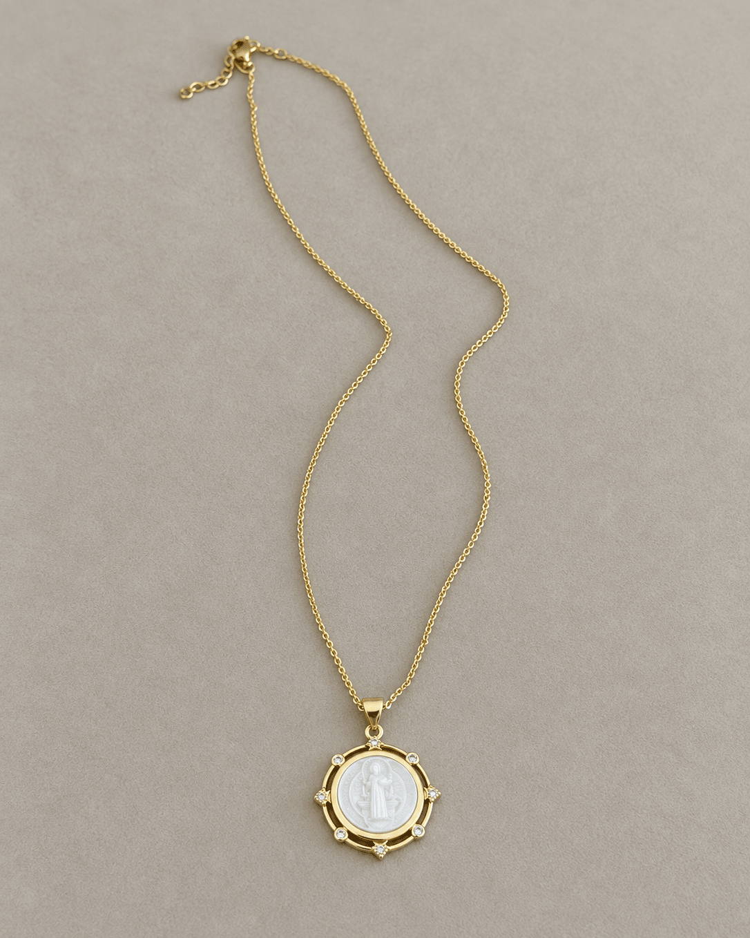 Sacred Crystal Medallion Necklace - Necklaces | LimaLimón Store - 7