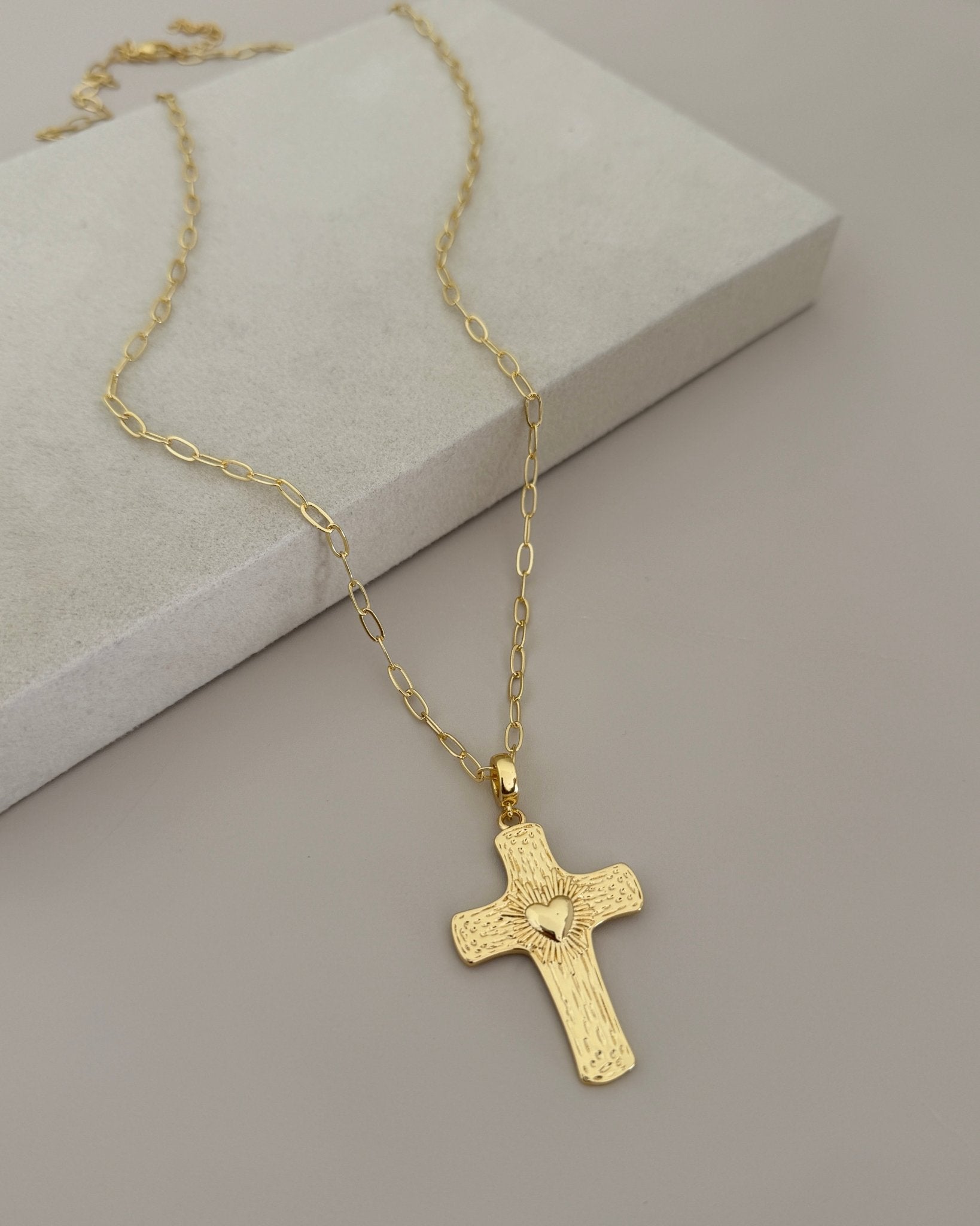 Sacred Heart Cross Necklace - Necklace | LimaLimón Store - 5