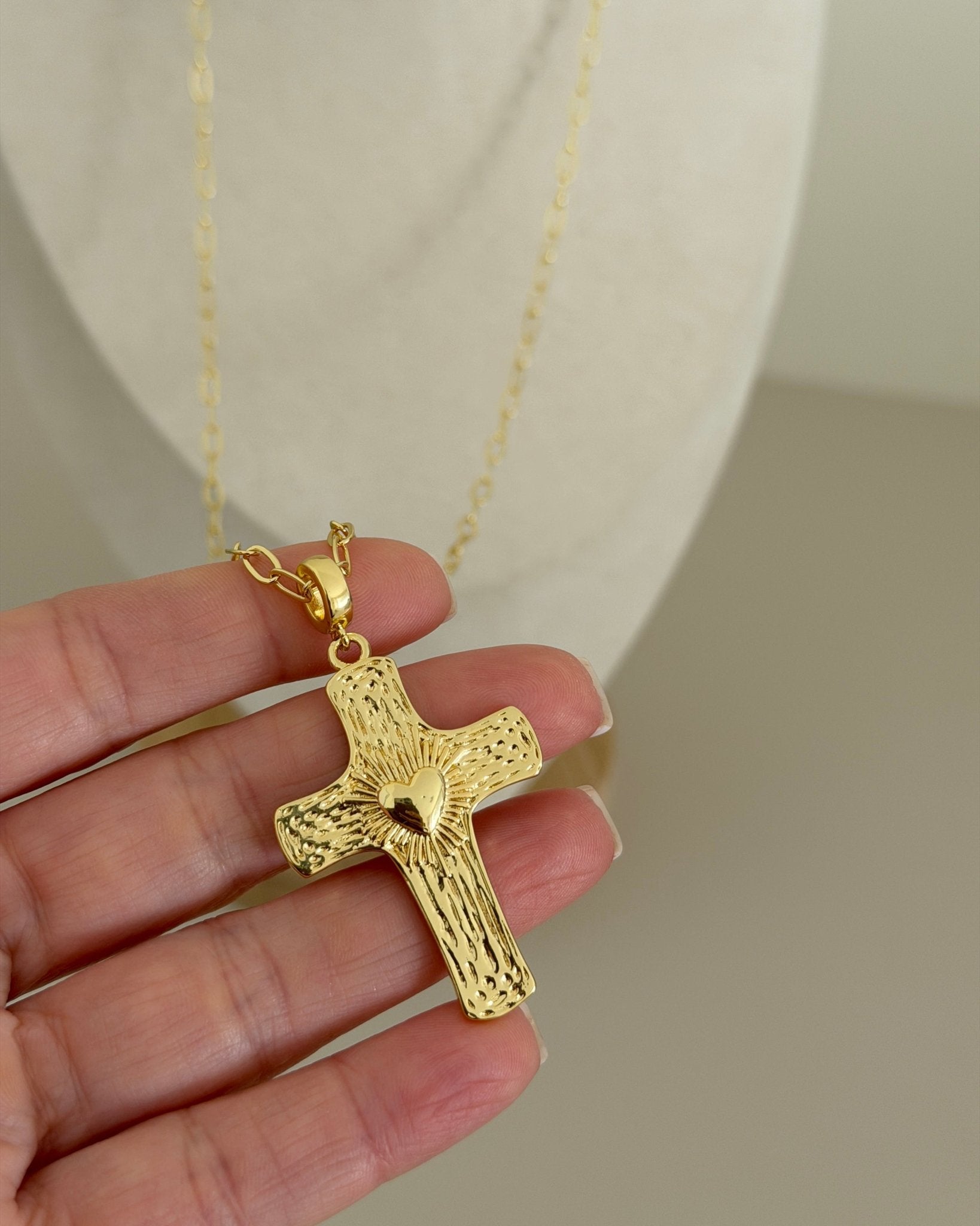Sacred Heart Cross Necklace - Necklace | LimaLimón Store - 2