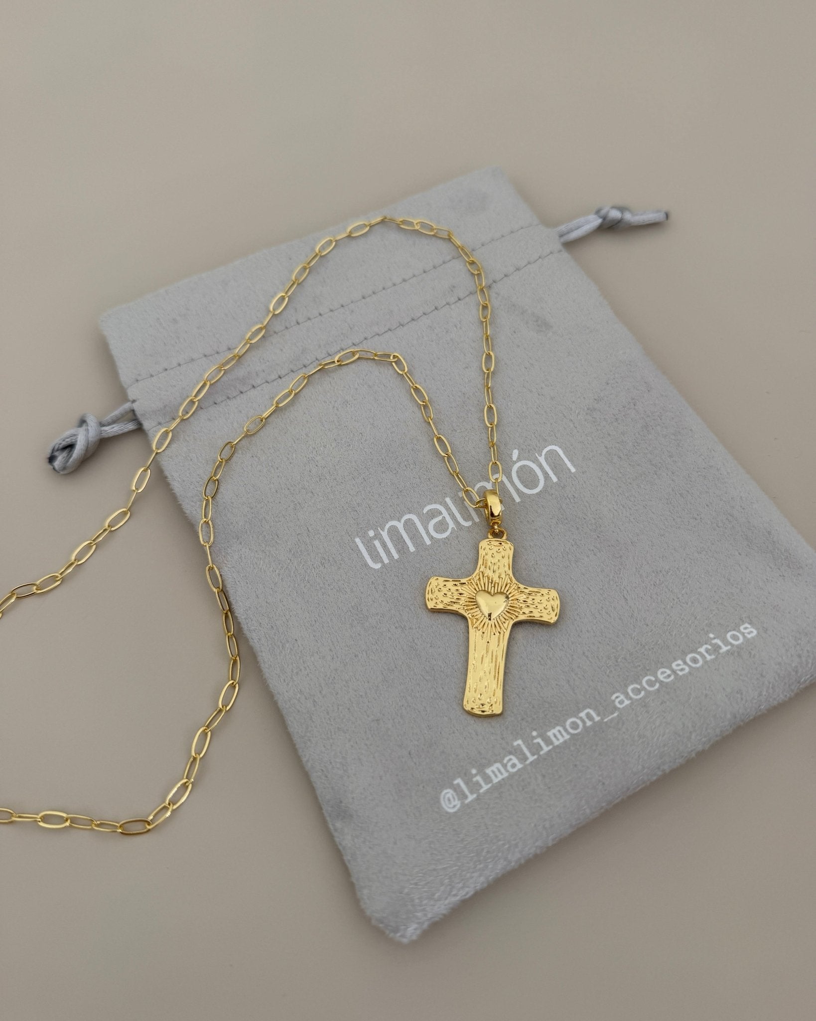 Sacred Heart Cross Necklace - Necklace | LimaLimón Store - 3