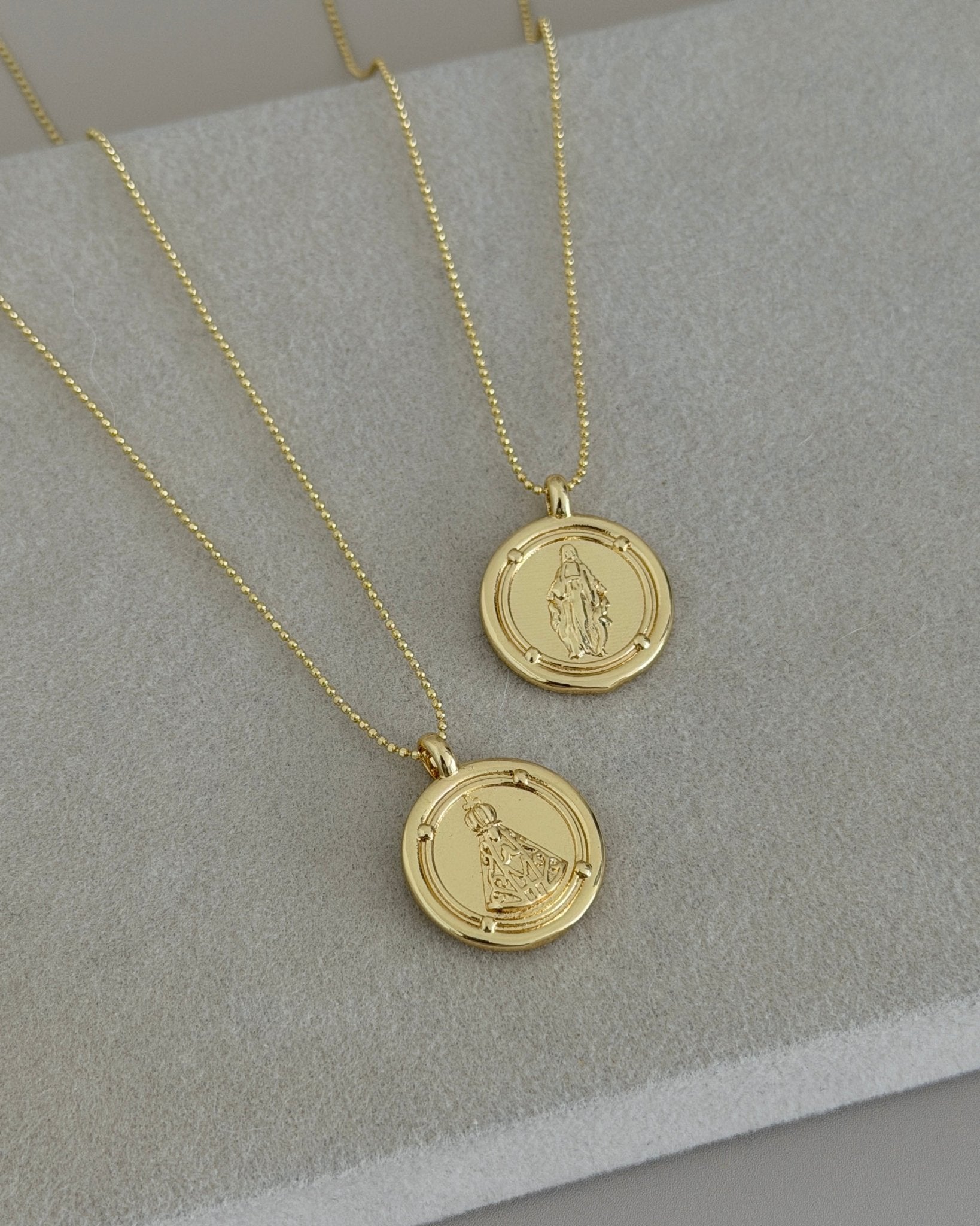 Sacred Medallion Necklace - Necklaces | LimaLimón Store - 4