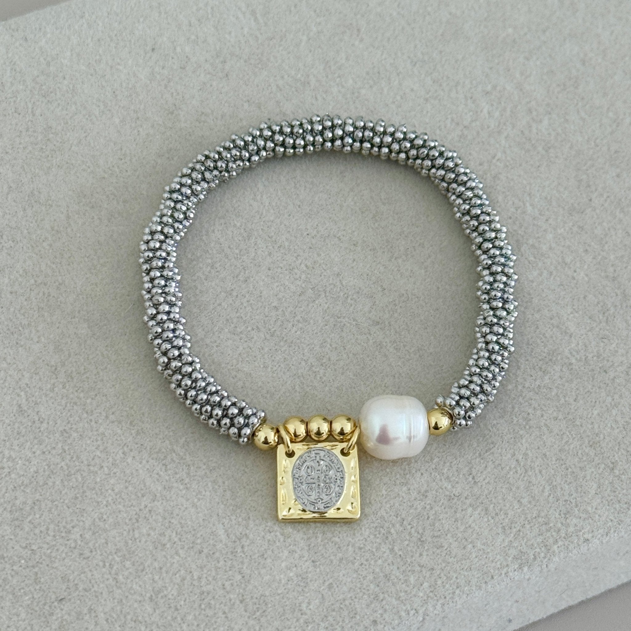San Benito Beaded Charm Bracelet - Bracelet | LimaLimón Store - 1