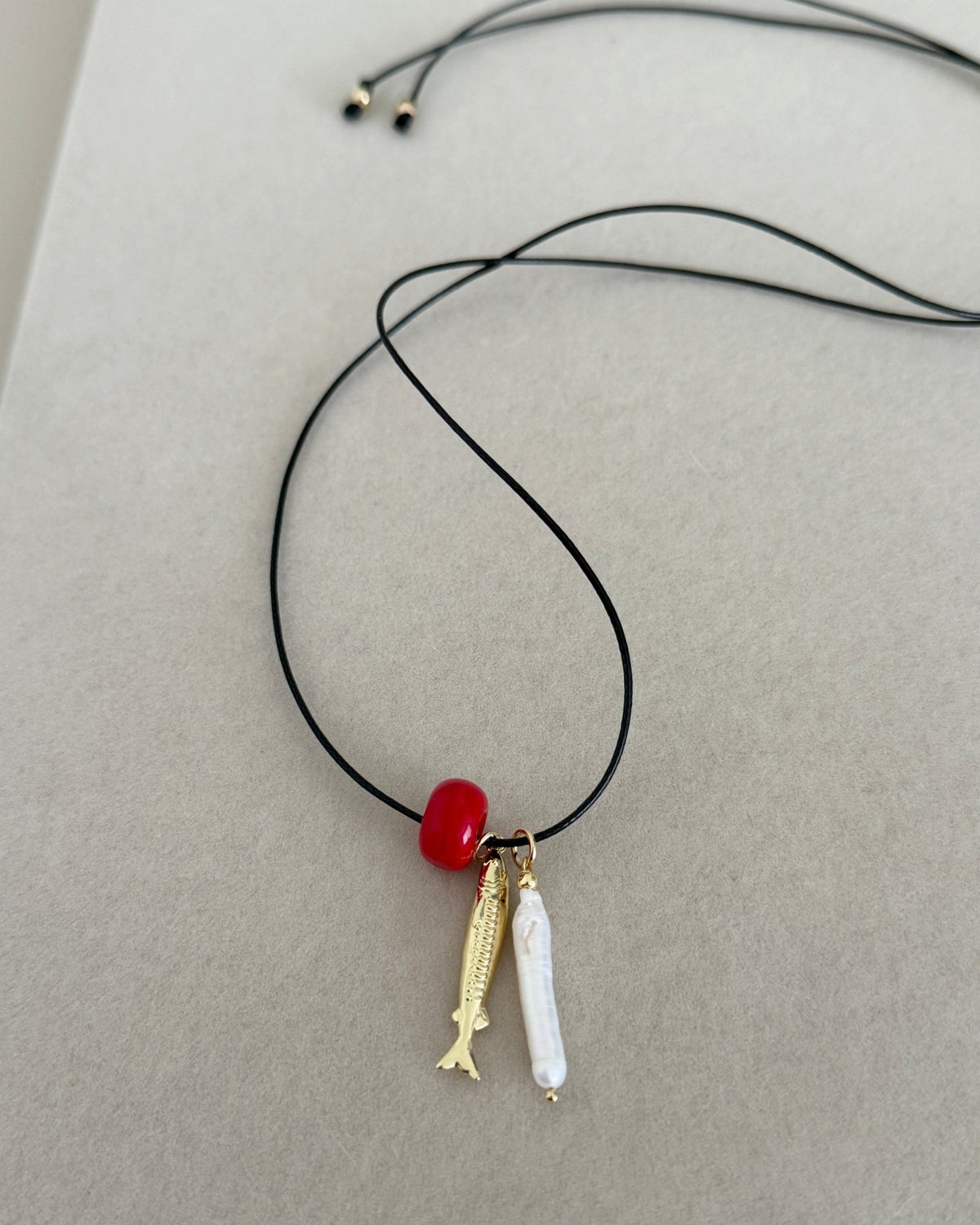 Sardine & Pearl Cord Necklace - Necklaces | LimaLimón Store - 4