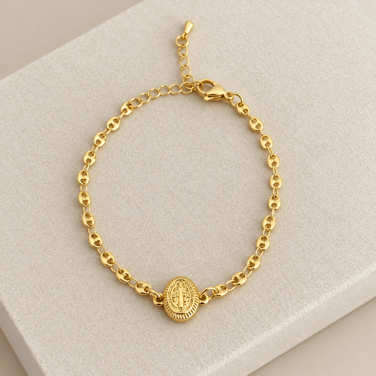 Serena Medallion Gold Bracelet - Bracelets | LimaLimón Store - 1