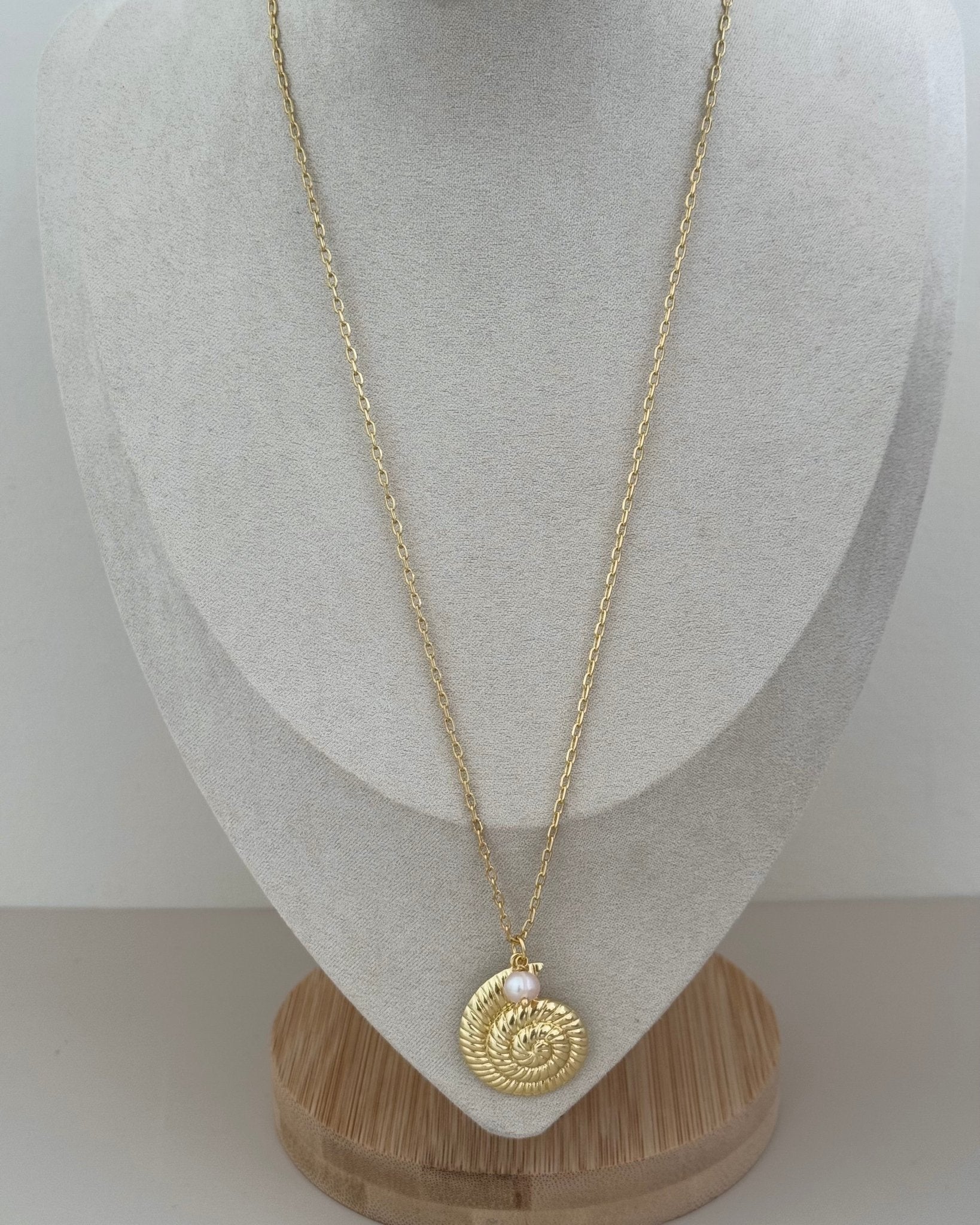 Shell Pearl Necklace - LimaLimón Store