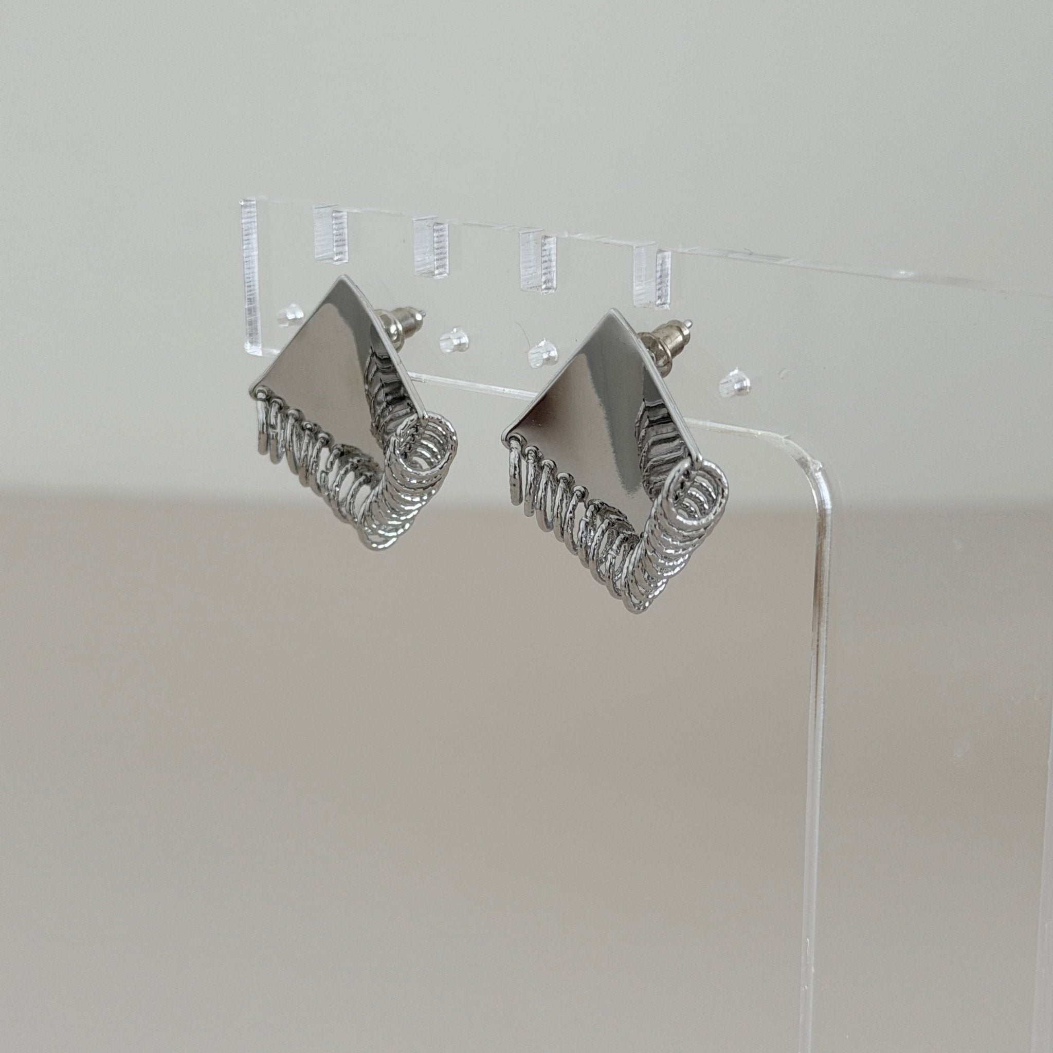 Silver Twist Edge Stud Earrings - Earring | LimaLimón Store - 2