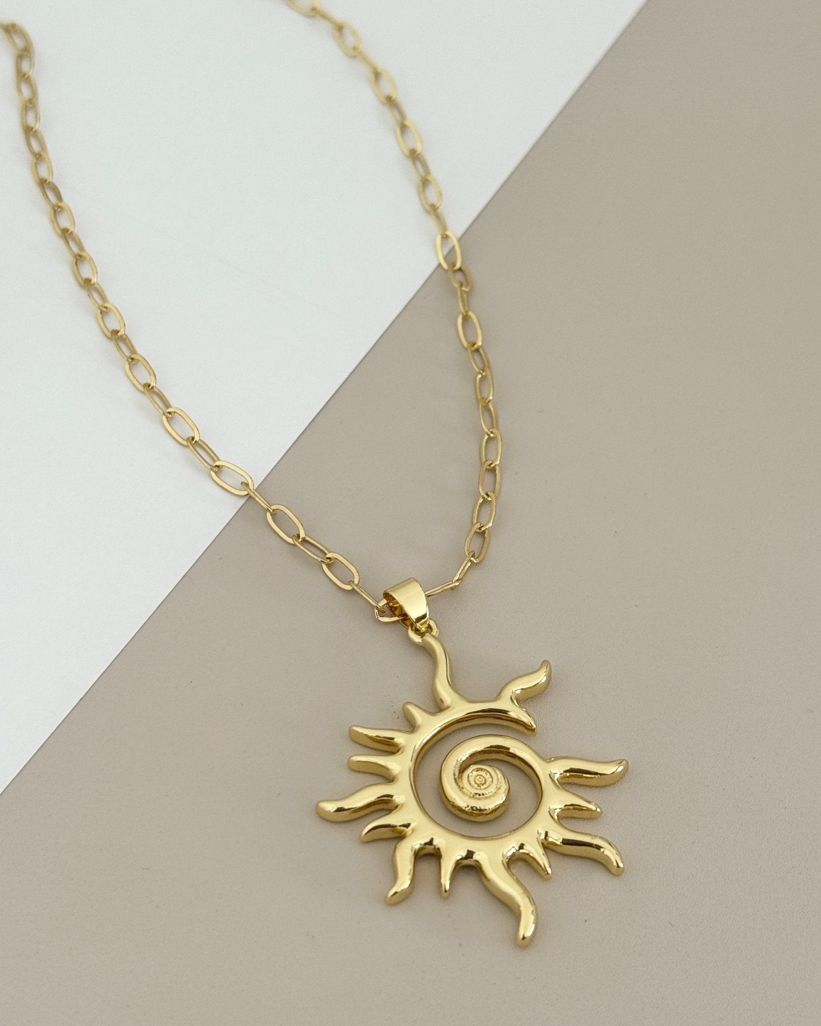 Solar Glow Necklace - Necklace | LimaLimón Store - 4