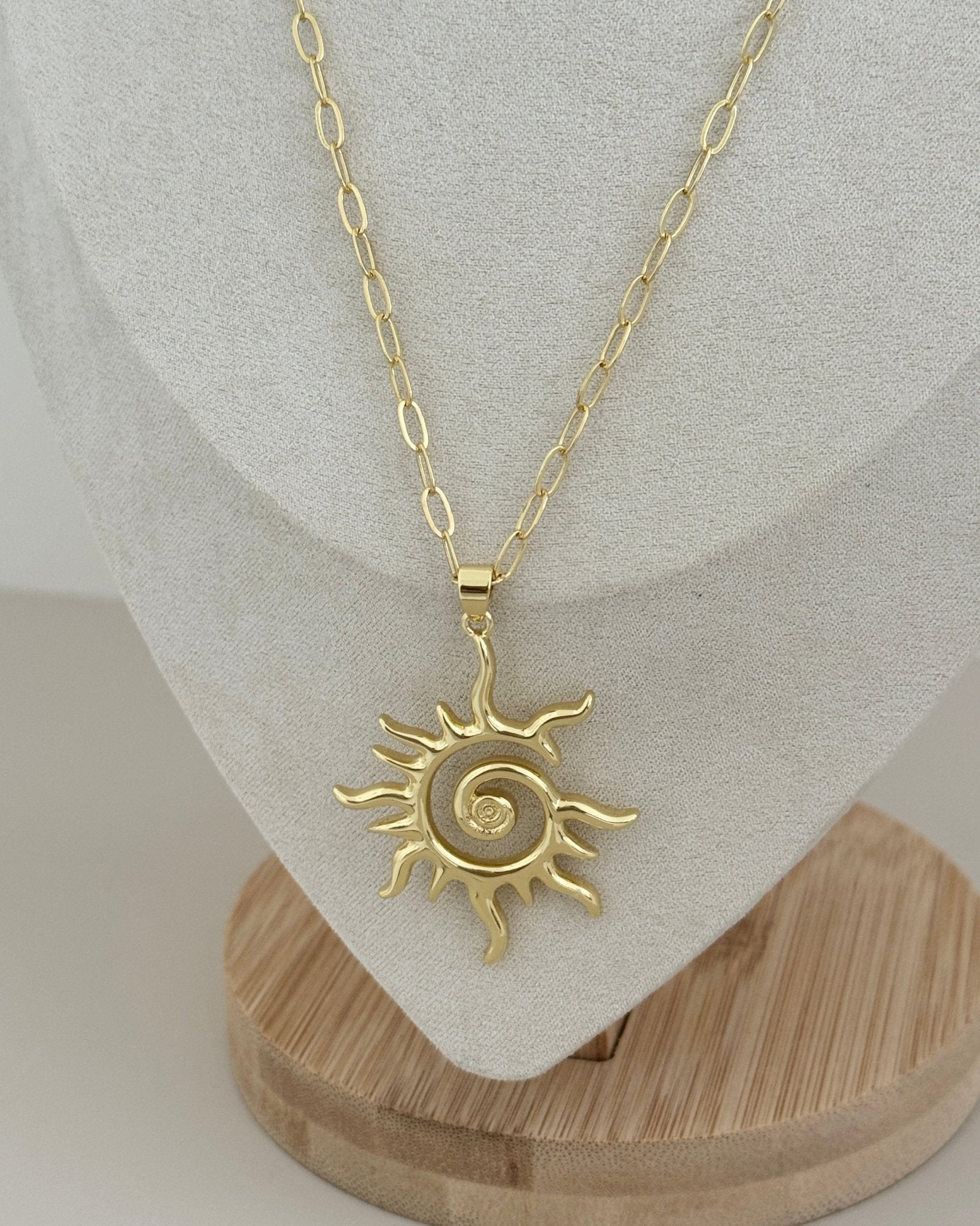Solar Glow Necklace - Necklace | LimaLimón Store - 3