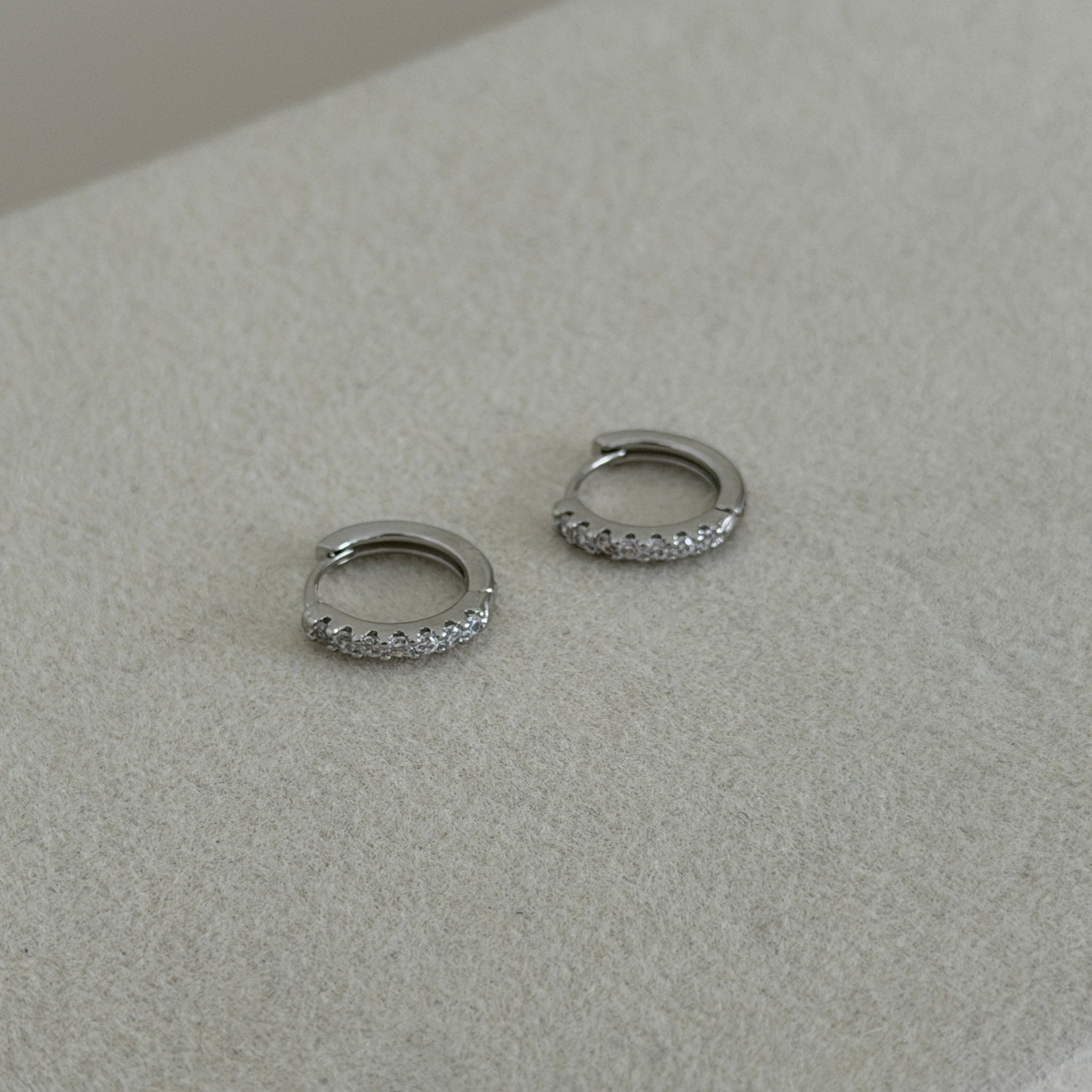 Sparkle Mini Hoops - Earring | LimaLimón Store - 3