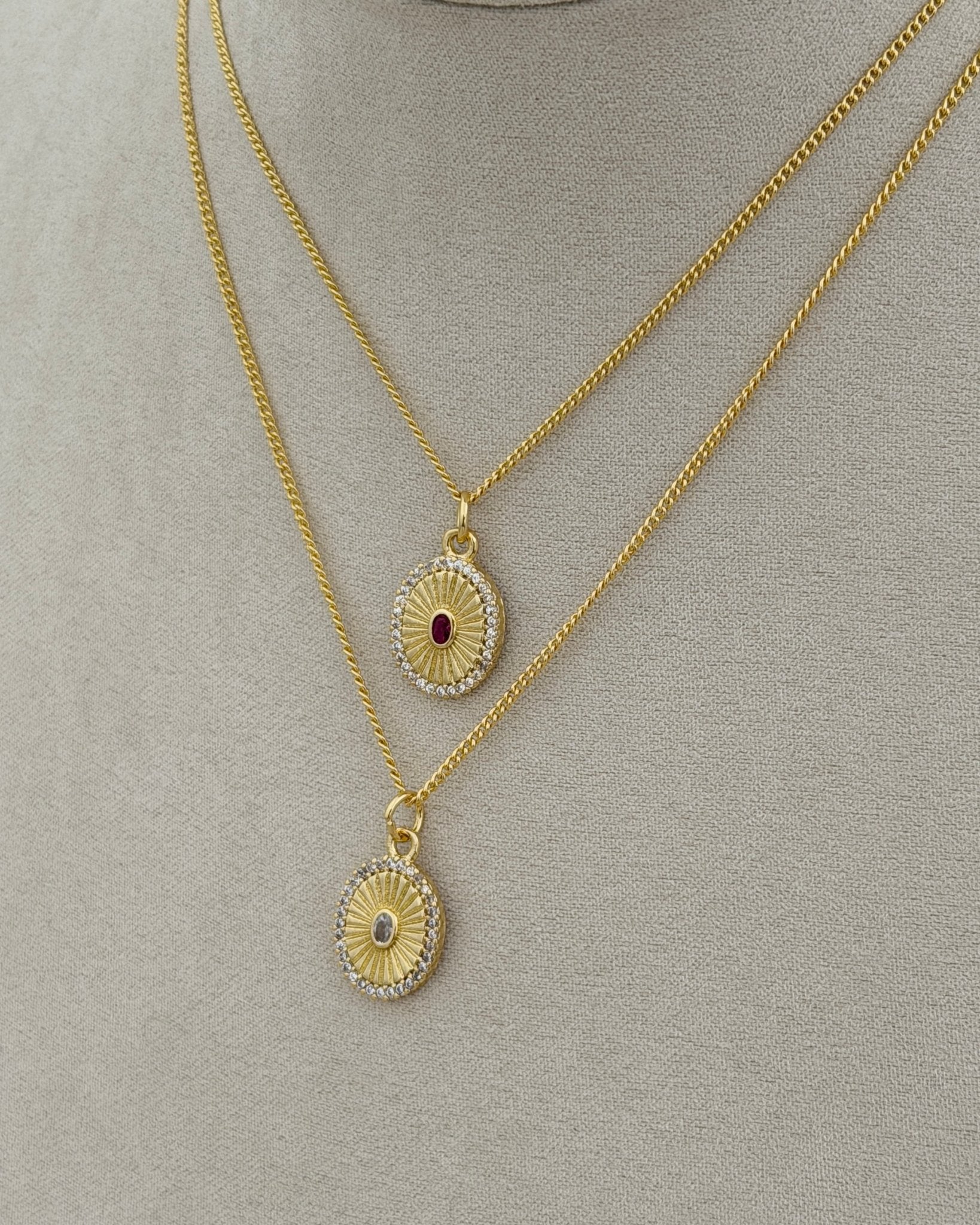 Sunburst Charm Necklace - Necklace | LimaLimón Store - 5