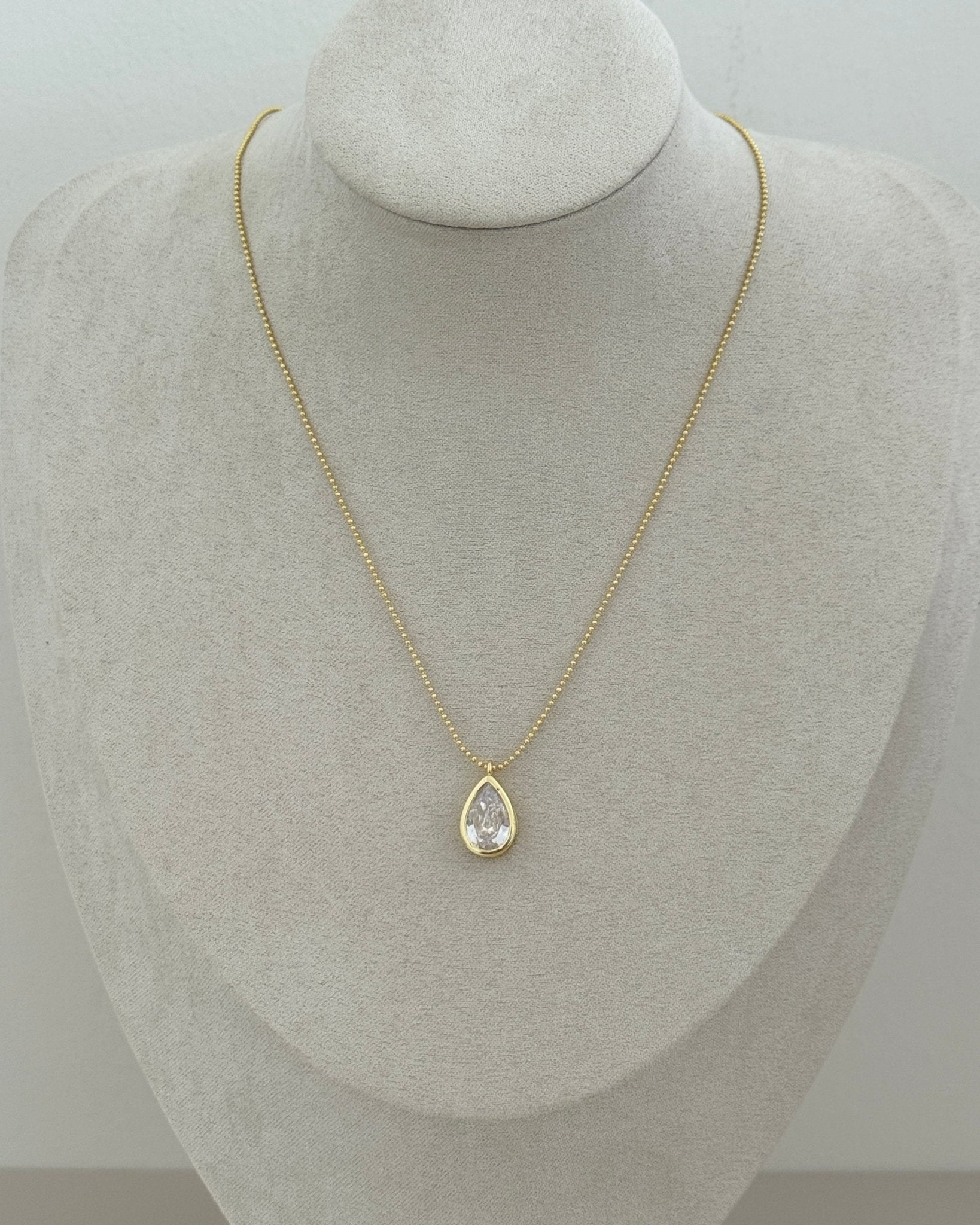 Teardrop Elegance Necklace - Necklace | LimaLimón Store - 3