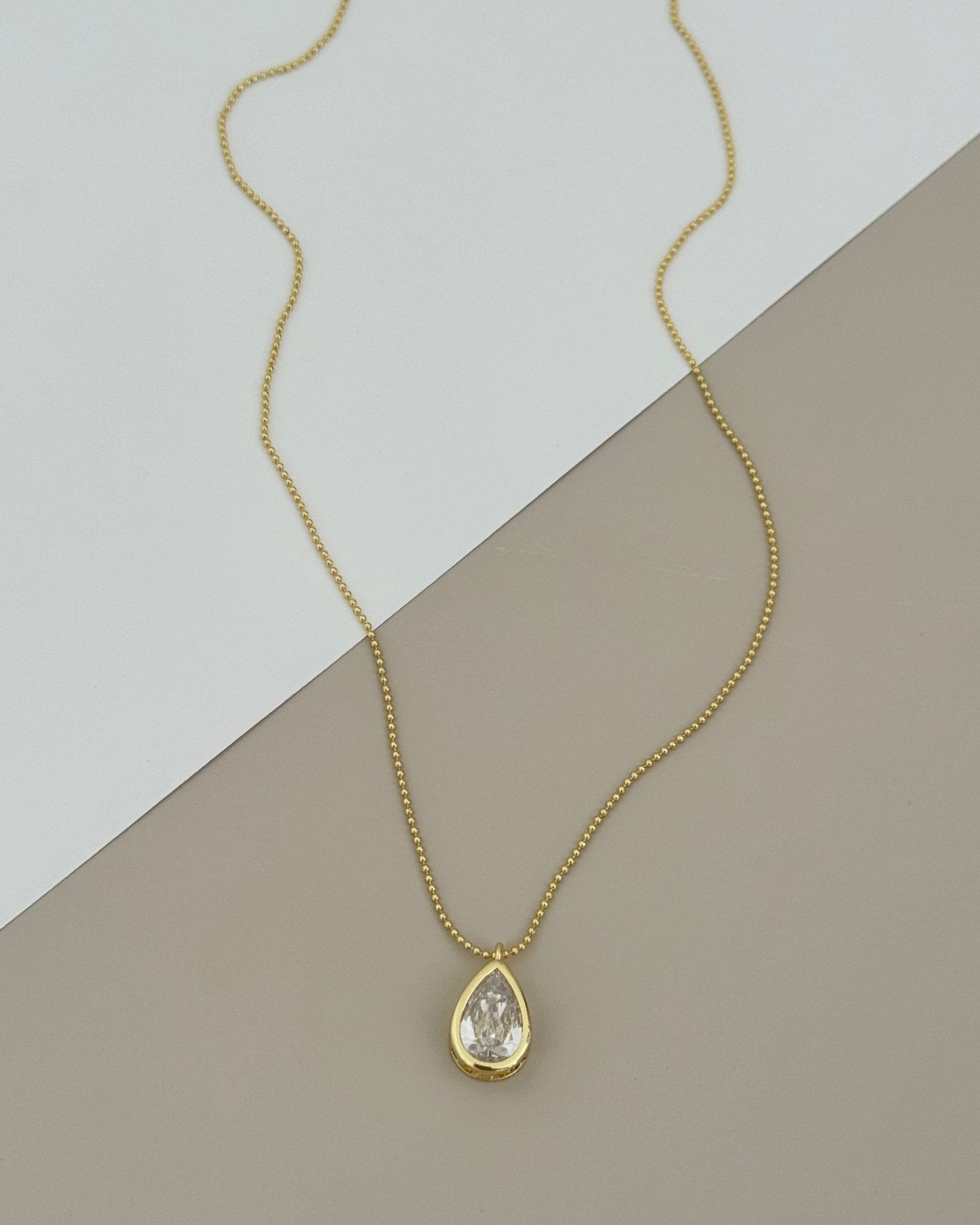 Teardrop Elegance Necklace - Necklace | LimaLimón Store - 1