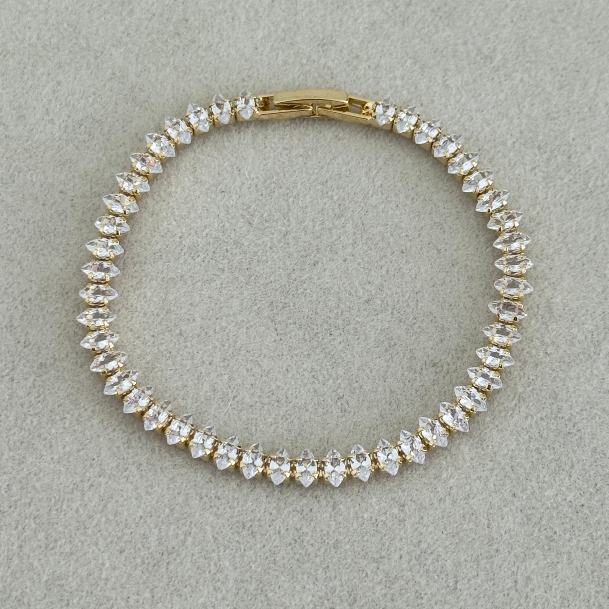 Teardrop Tennis Bracelet - Bracelet | LimaLimón Store - 3