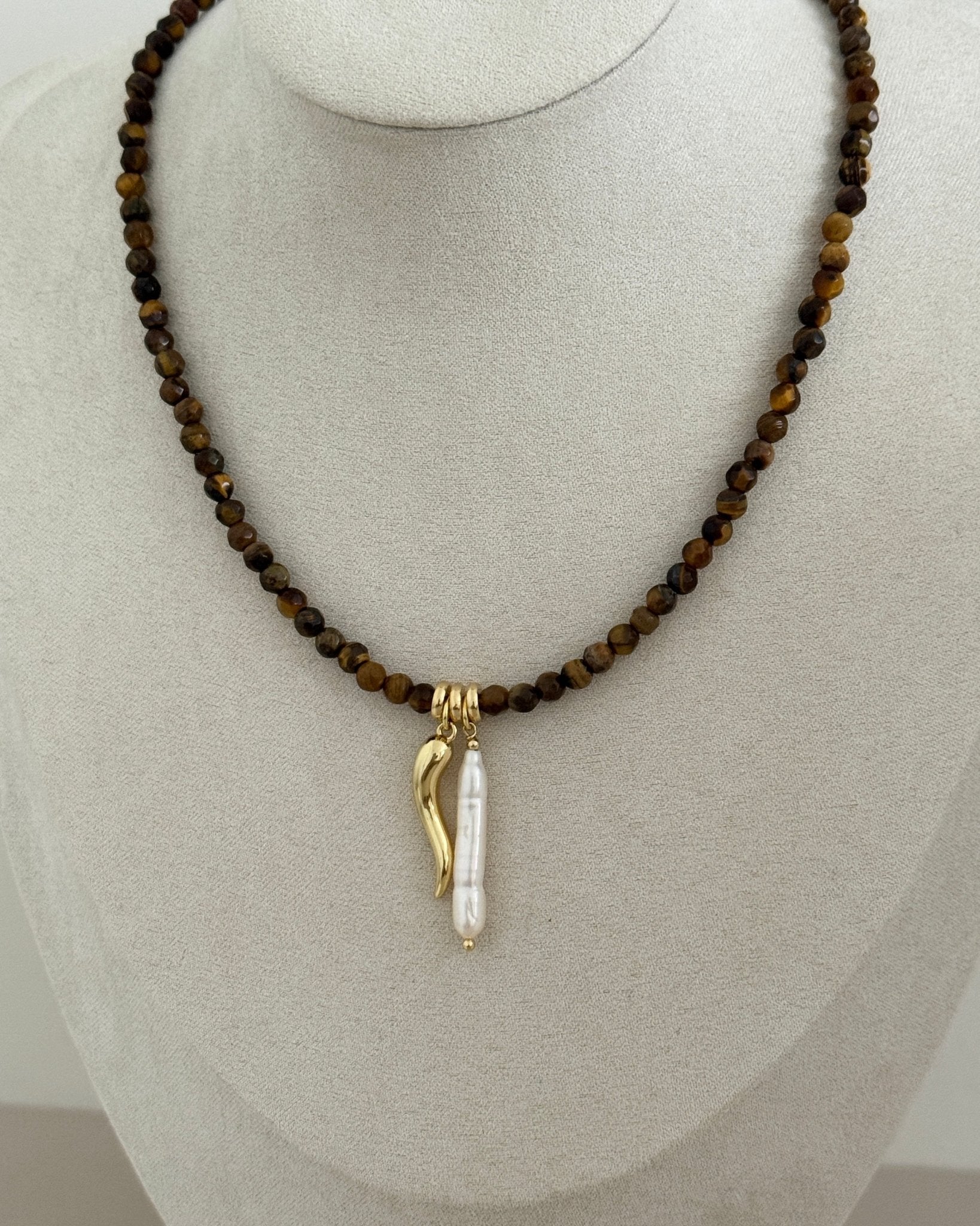 Tiger’s Eye Charm and Pearl Necklace - Necklaces | LimaLimón Store - 2