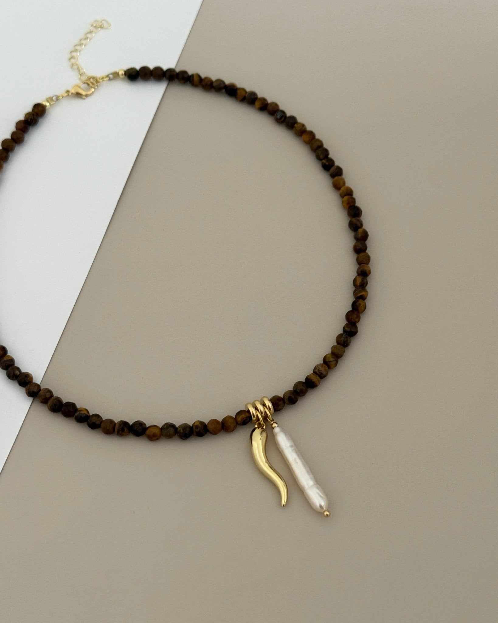 Tiger’s Eye Charm and Pearl Necklace - Necklaces | LimaLimón Store - 4
