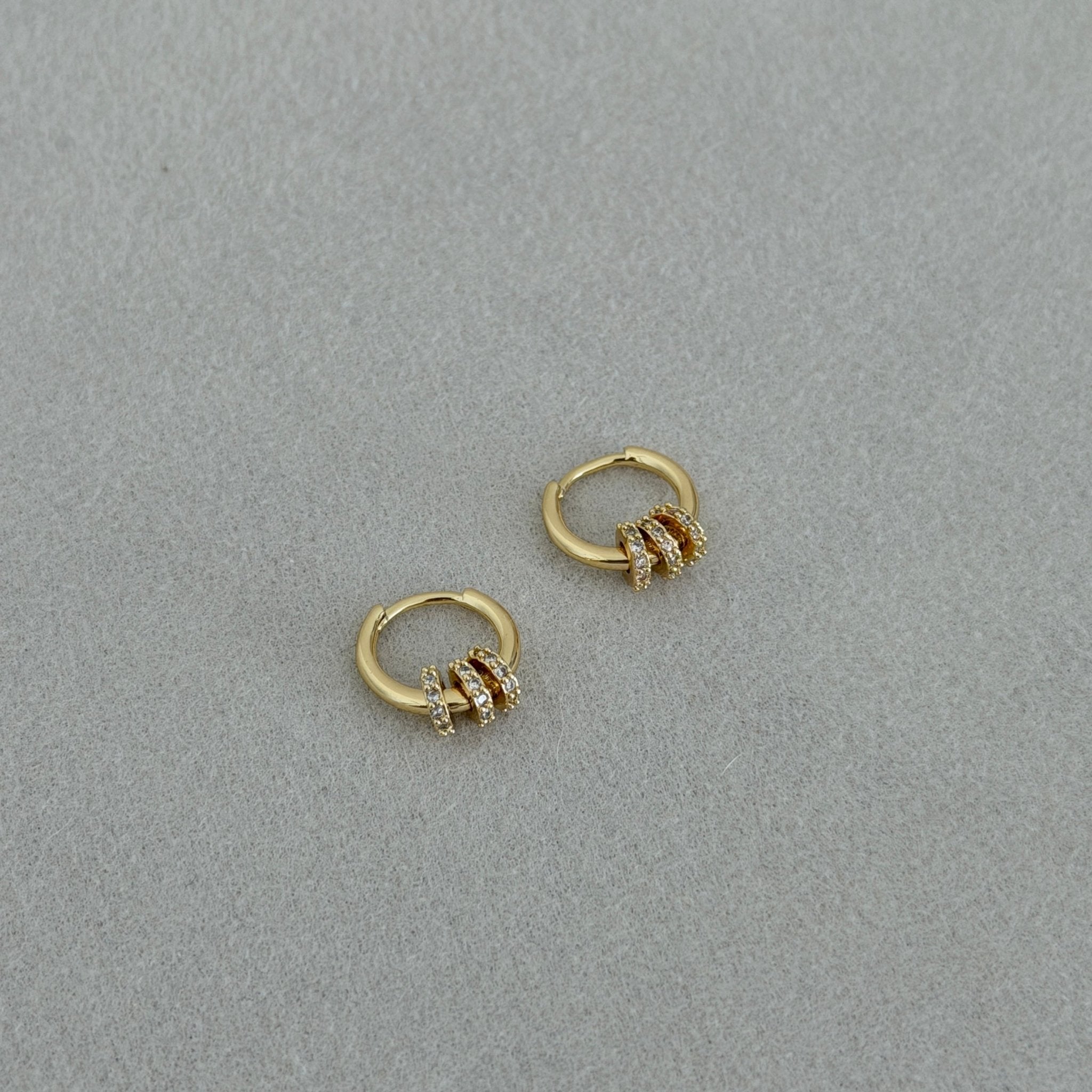 Trinity Spark Hoops - Earring | LimaLimón Store - 1