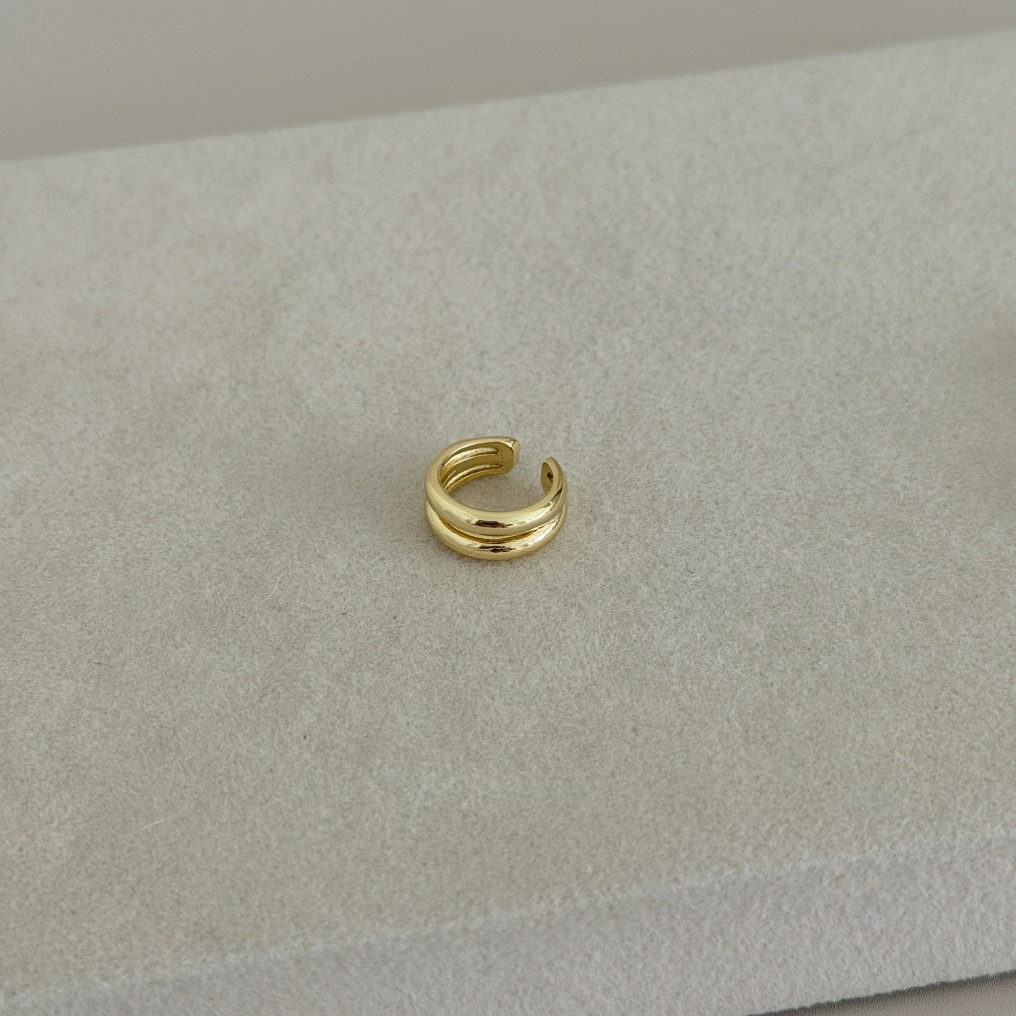 Triple Band Gold Ear Cuff - Earring | LimaLimón Store - 1