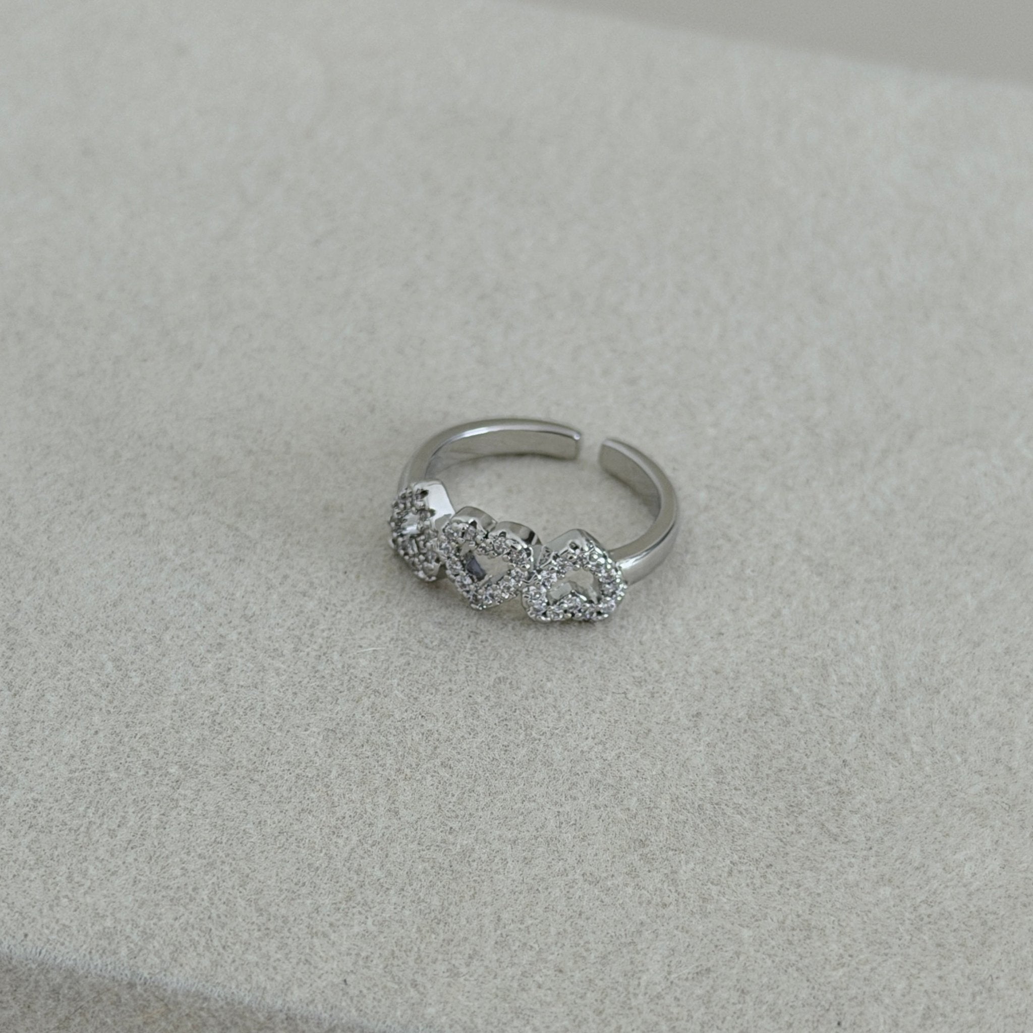 Triple Heart Crystal Ring - ring jewelry | LimaLimón Store - 1