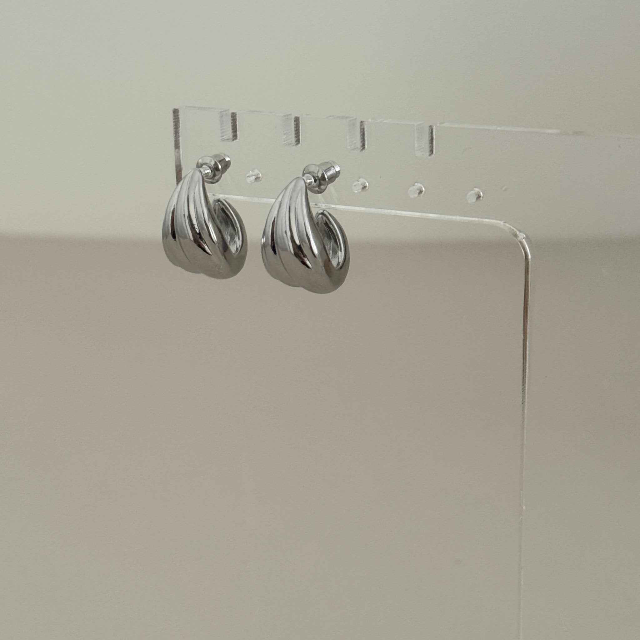 Twist Dome Hoop Earrings - Earring | LimaLimón Store - 4