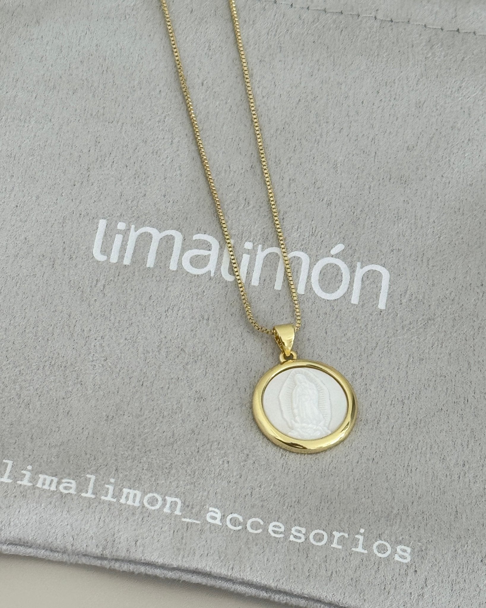 Virgin Medallion Necklace - Necklace | LimaLimón Store - 4