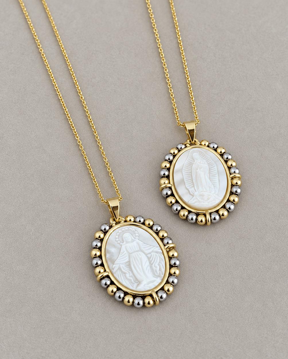Virgin Pearl Medallion Necklace - Necklaces | LimaLimón Store - 1