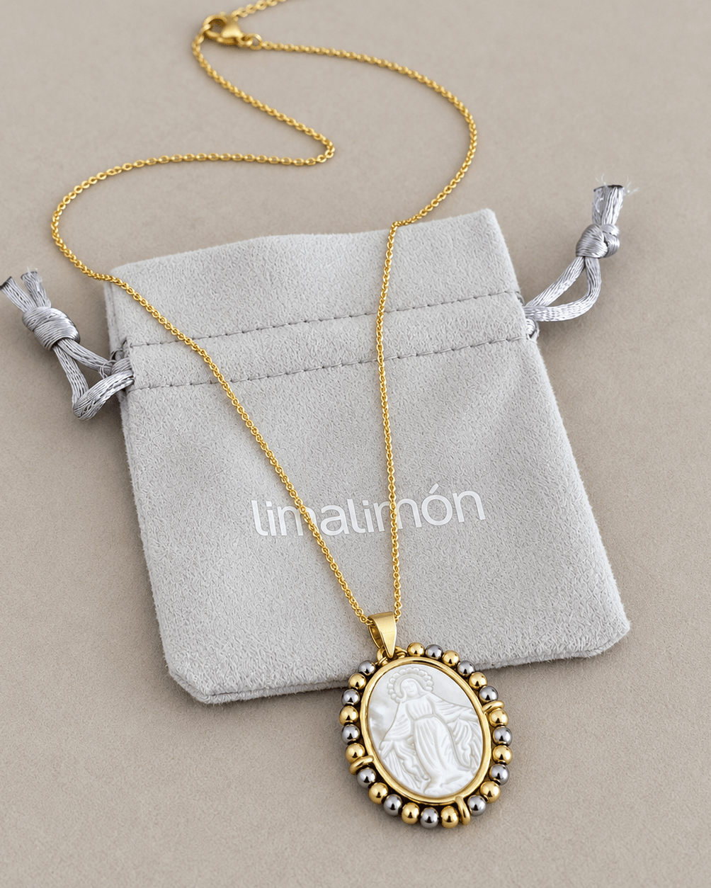 Virgin Pearl Medallion Necklace - Necklaces | LimaLimón Store - 3