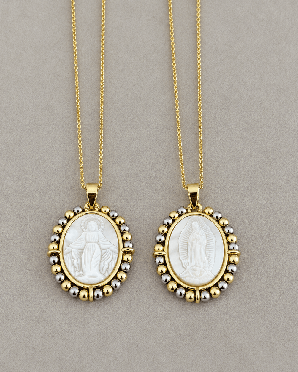 Virgin Pearl Medallion Necklace - Necklaces | LimaLimón Store - 5