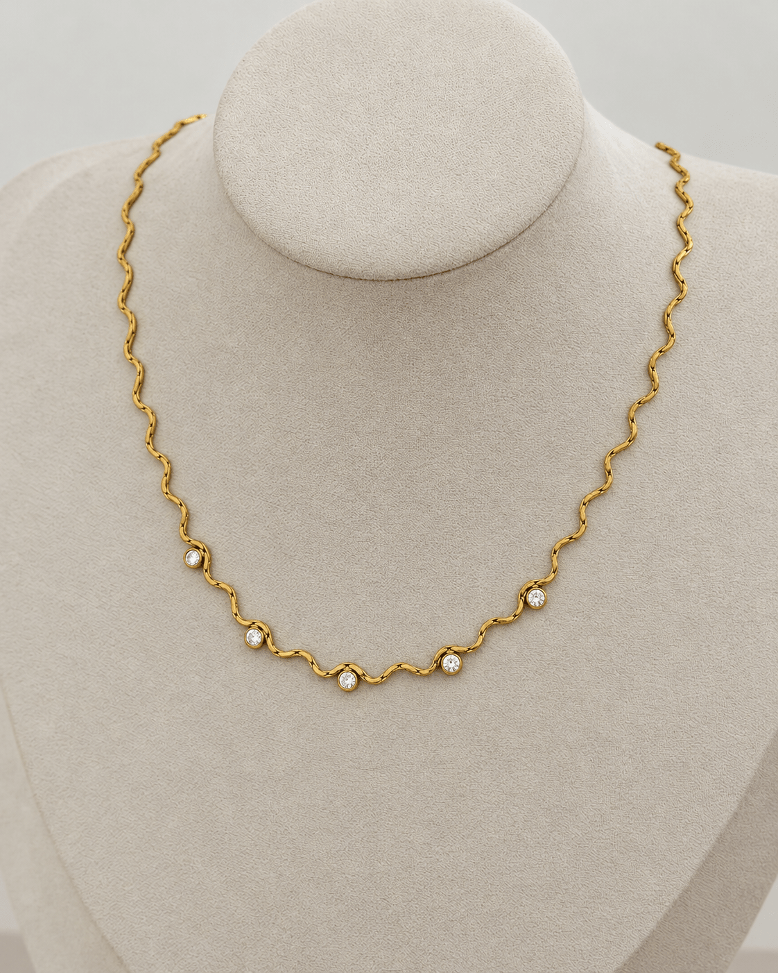 Wavy Crystal Choker Necklace - Necklaces | LimaLimón Store - 3